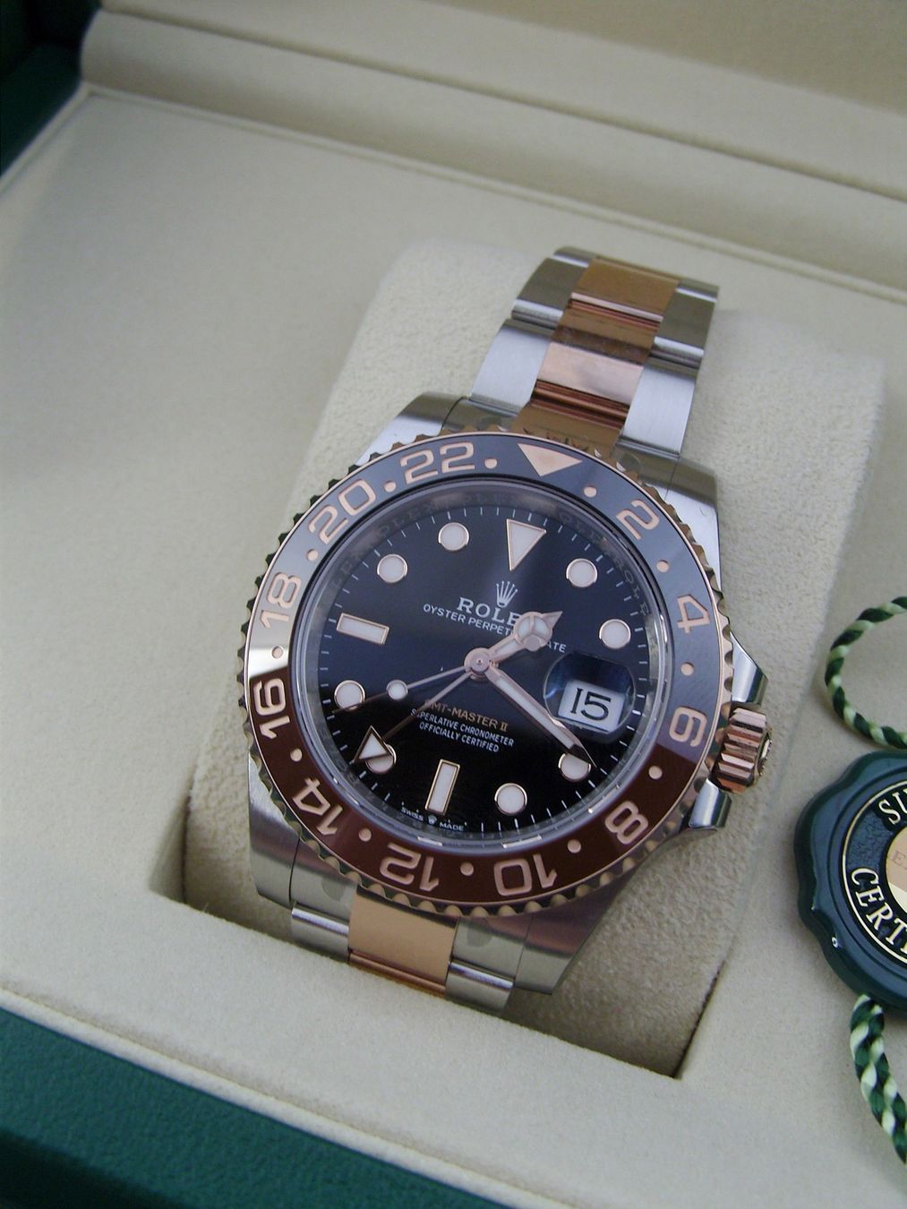 Rolex Uhren: Neue, ungetragene Rolex GMT-Master II Root Beer, im Full-Set – Neu und originalverpackt aus Mels von niezie2002 1