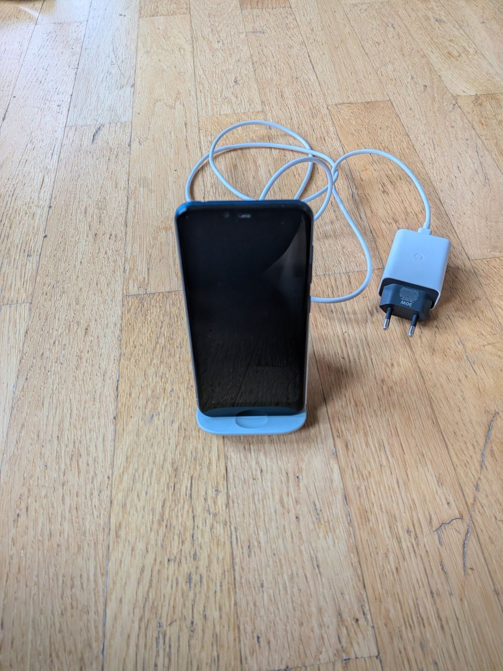 Chargements: Wireless Charger Pixel Snap – D'occasion à Zürich par null8