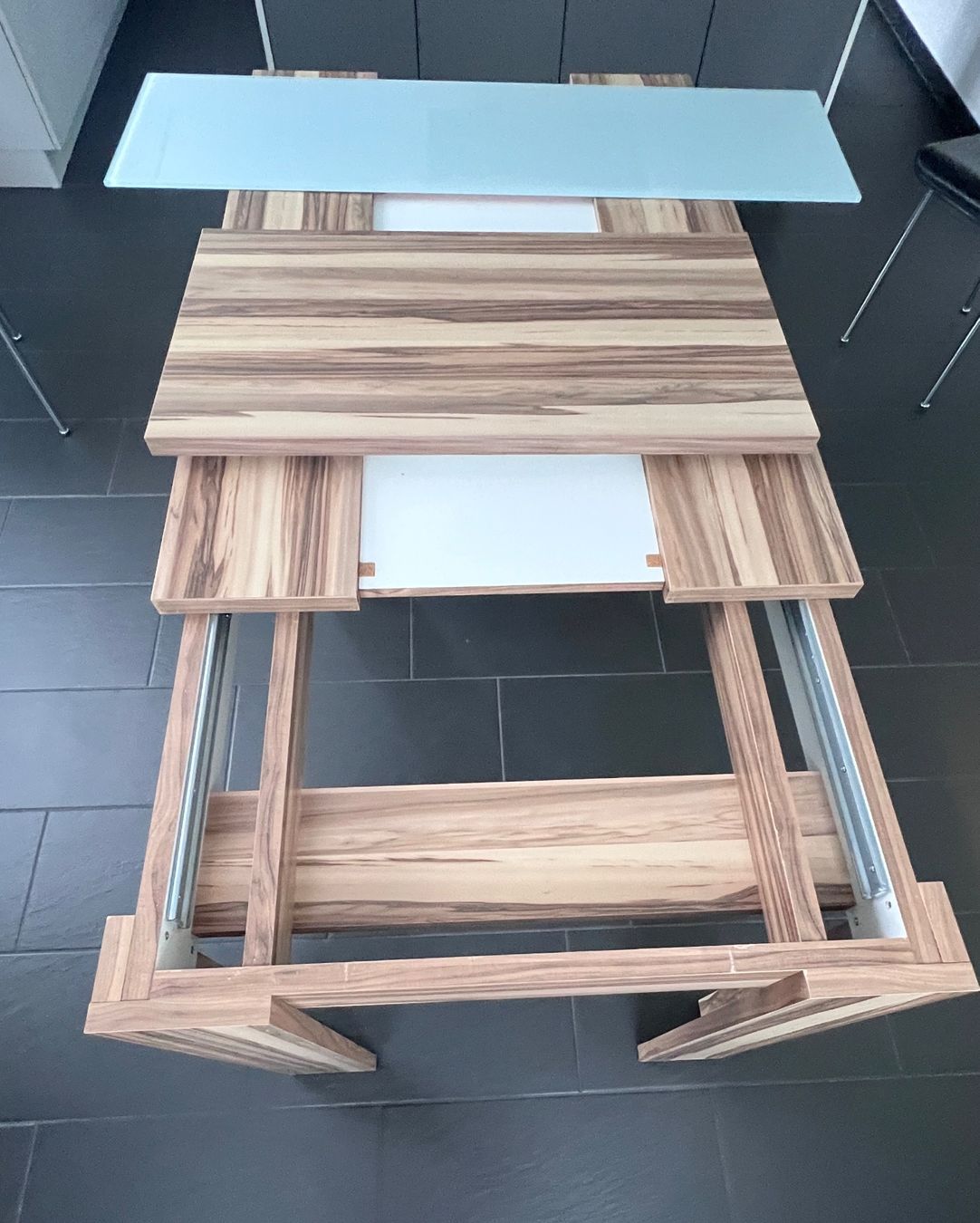 Tavoli: Esstisch mit Glasplatte und Holzgestell – Difettoso da Birr venduto da alonso77 6