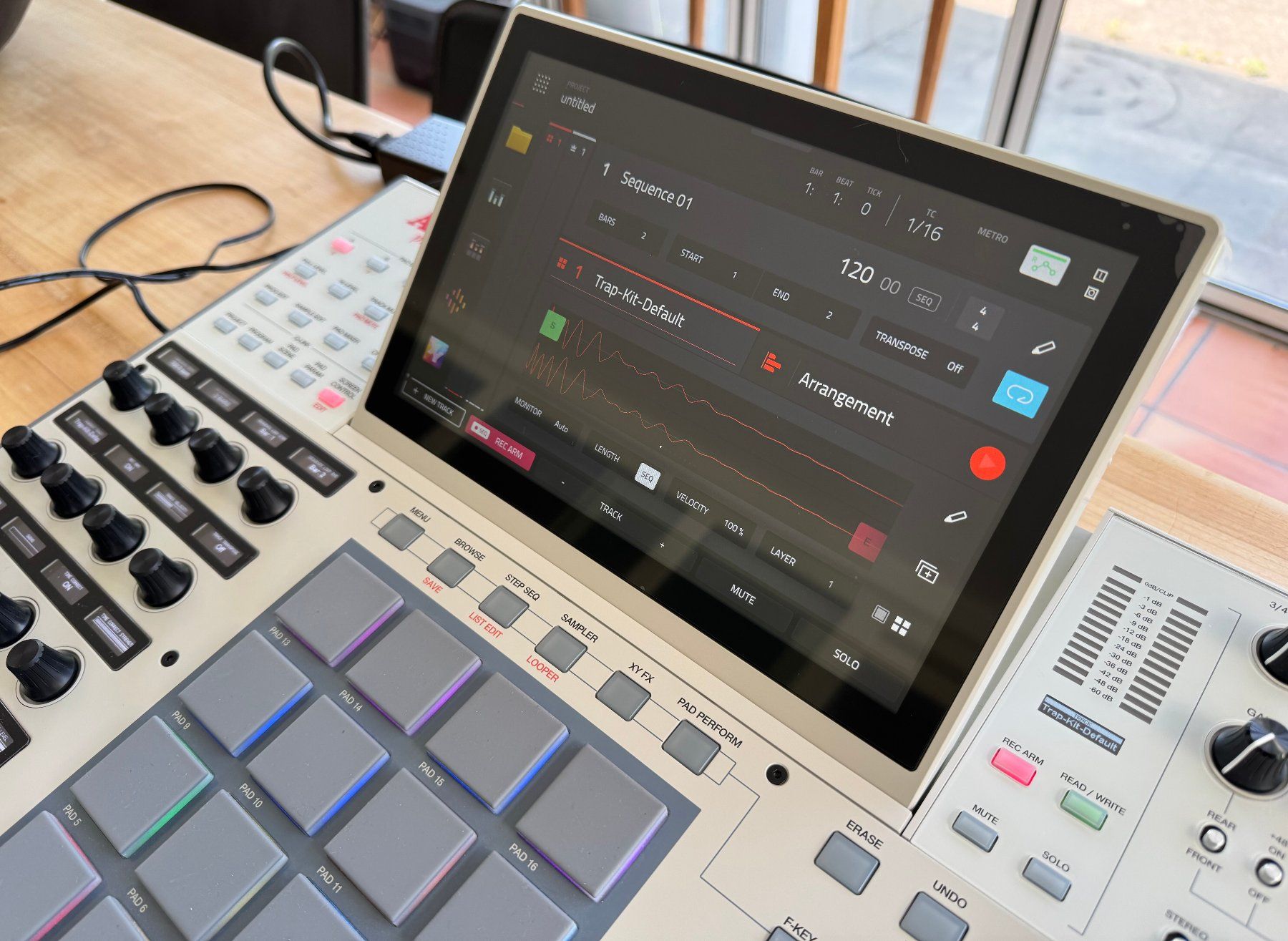 Akai Strumenti musicali: Akai Pro MPC X Special Edition SE mit SSD – Usato da Thun venduto da Jgantch 7