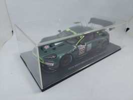 1:24 Aston Martin DBR9 Spark