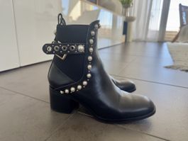 Zara Stiefeletten mit Perlen