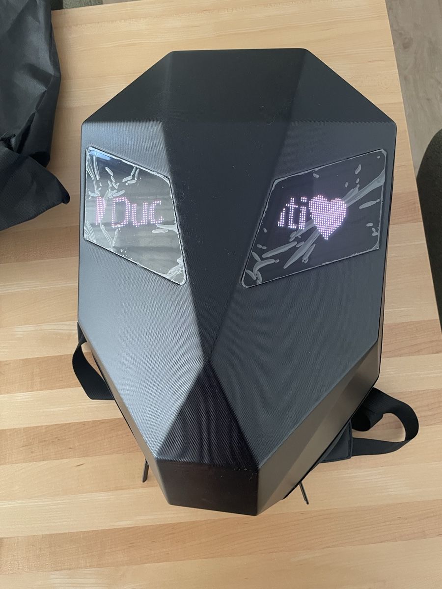 Zaini: LED Rucksack schwarz mit Display Augen – Nuovo (secondo la descrizione) da Eschenz venduto da MjriamP