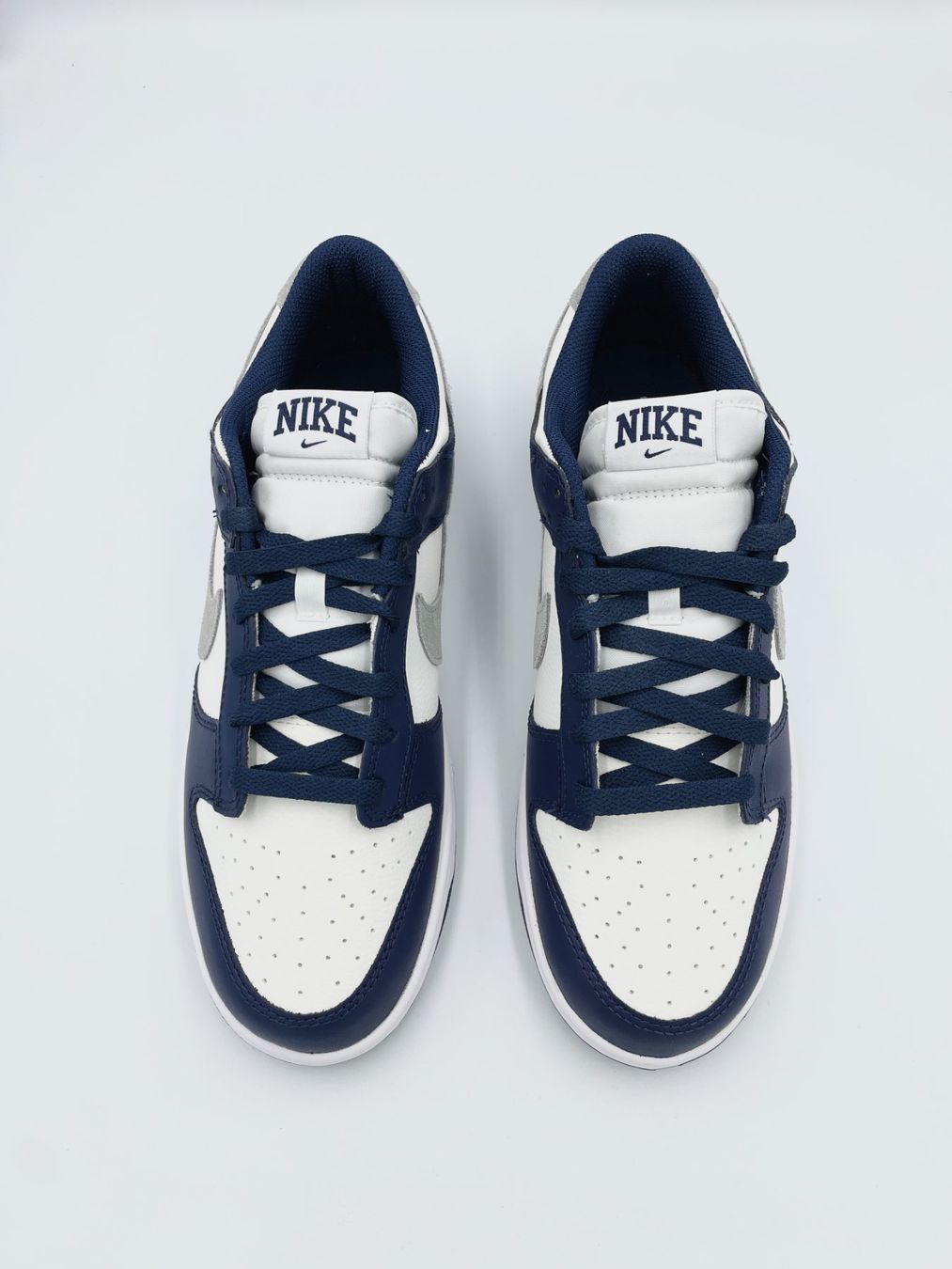 Nike Scarpe da uomo: Nike Dunk Low Summit White Midnight Navy EU 44 – Nuovo e nell'imballaggio originale da Erlinsbach venduto da sasneakers 3