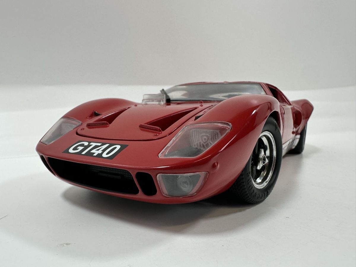Jouef Modellini d'auto: Ford GT 40 1:18, rot, JOUEF EVOLUTION  – Usato da Zofingen venduto da rf9_x2xt