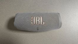 JBL Charge 5 Lautsprecher Grau, top Zustand, frische Musik!