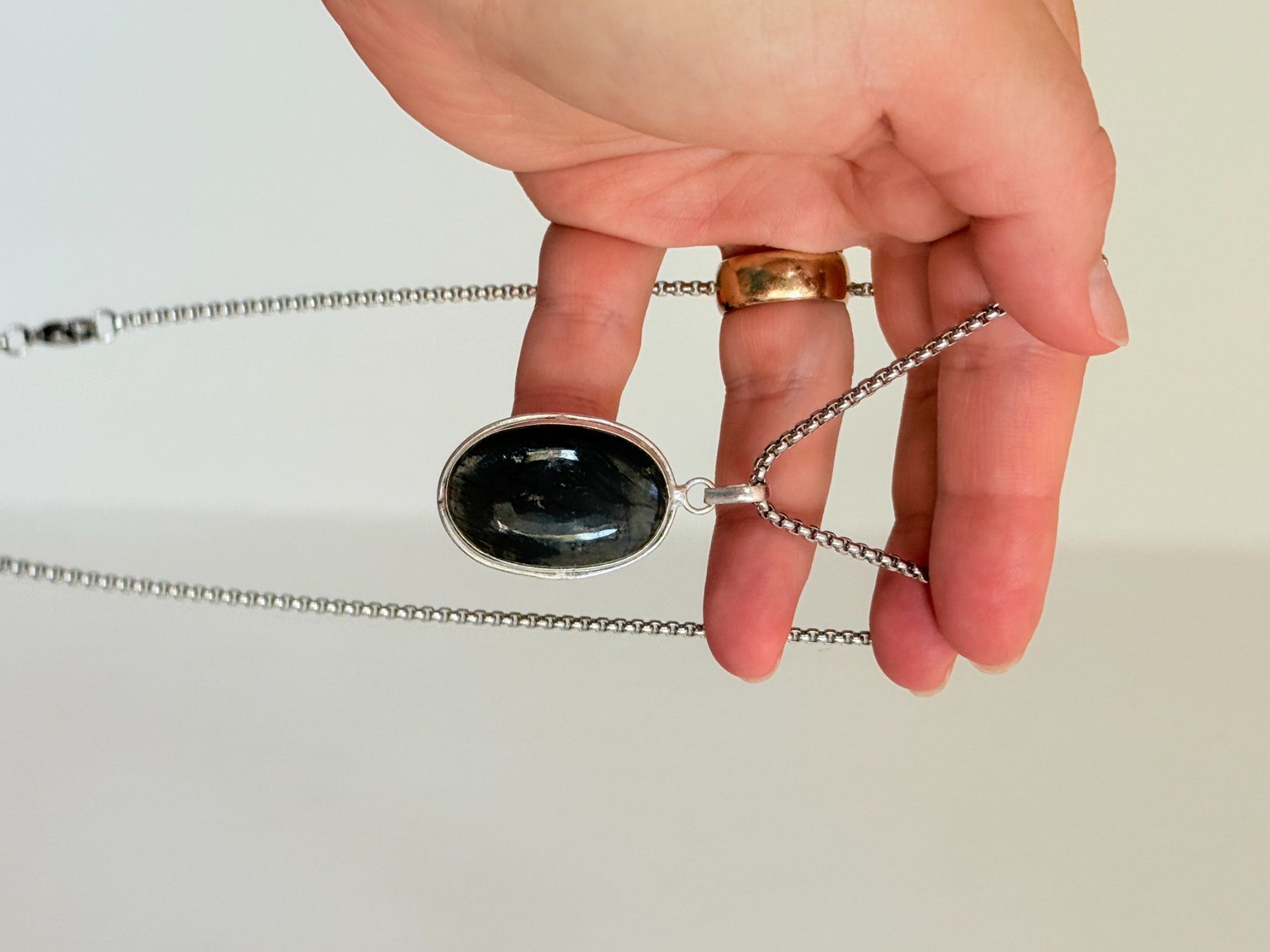 Colliers: Labradorite necklace – Neuf avec emballage d'origine à Genève par AGBERG 1