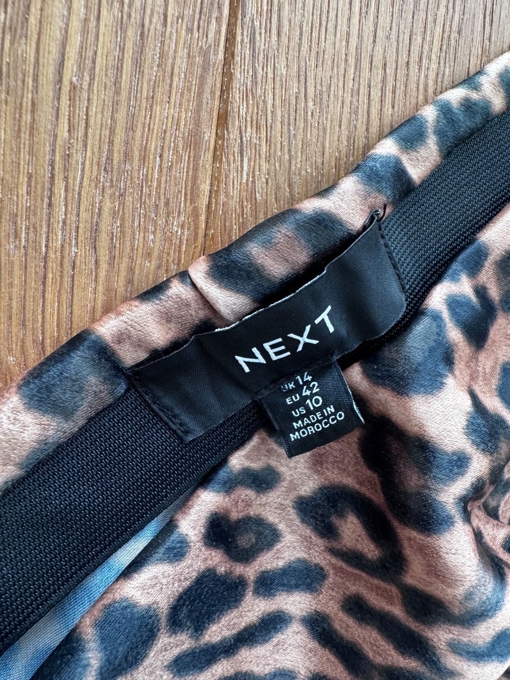 Next Jupes: Satin Maxijupe NEXT 42 – Neuf (Voir description) à Schmerikon par Adrianka55 2