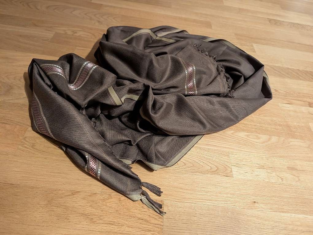 Dischi in vinile: Brown shawl (Pakistan) – Usato da Luzern venduto da Quy