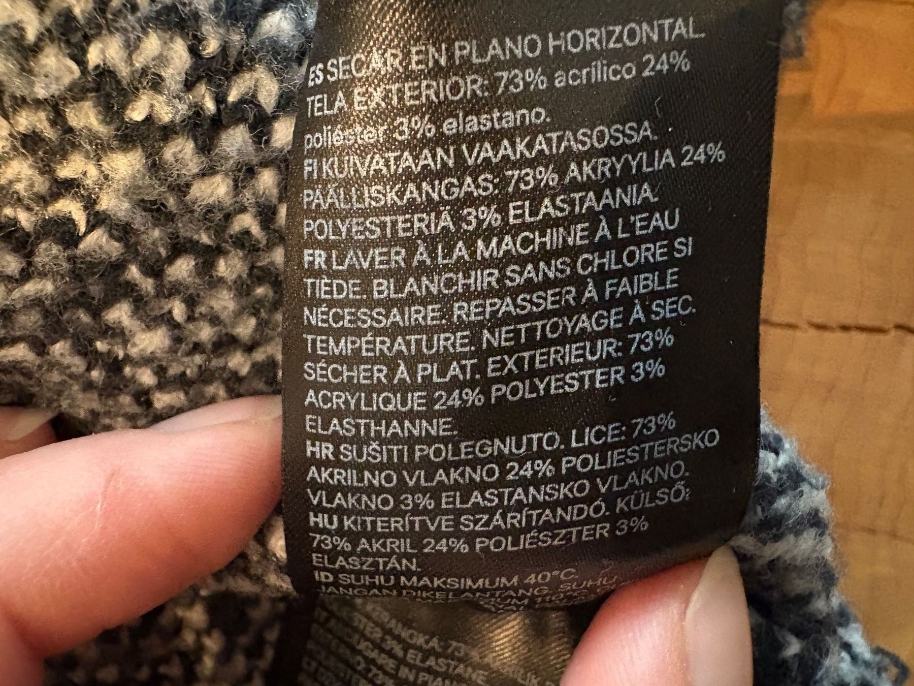 H&M Maglioni & Felpe: Pull H&M étoiles M | Sterne-Pullover Damen – Usato da Zürich venduto da AnnaSa 6