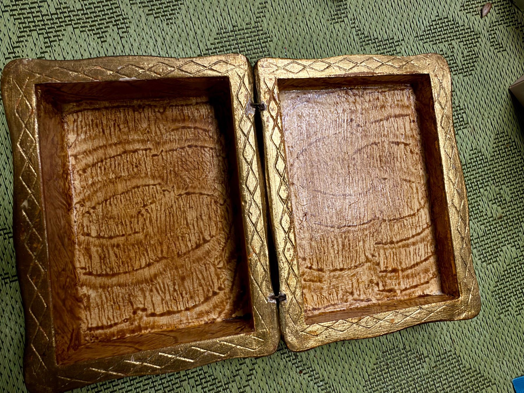 Articoli in legno: Dekorative Holzschatulle antik – Usato da Neuenegg venduto da Kartel11 2