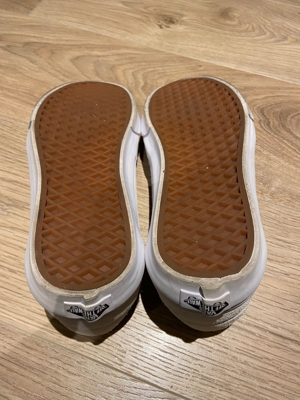 Vans Herrenschuhe: weisse Vans Gr. 39 – Neu (gemäss Beschreibung) aus Ried b. Kerzers von Sheisahero 1