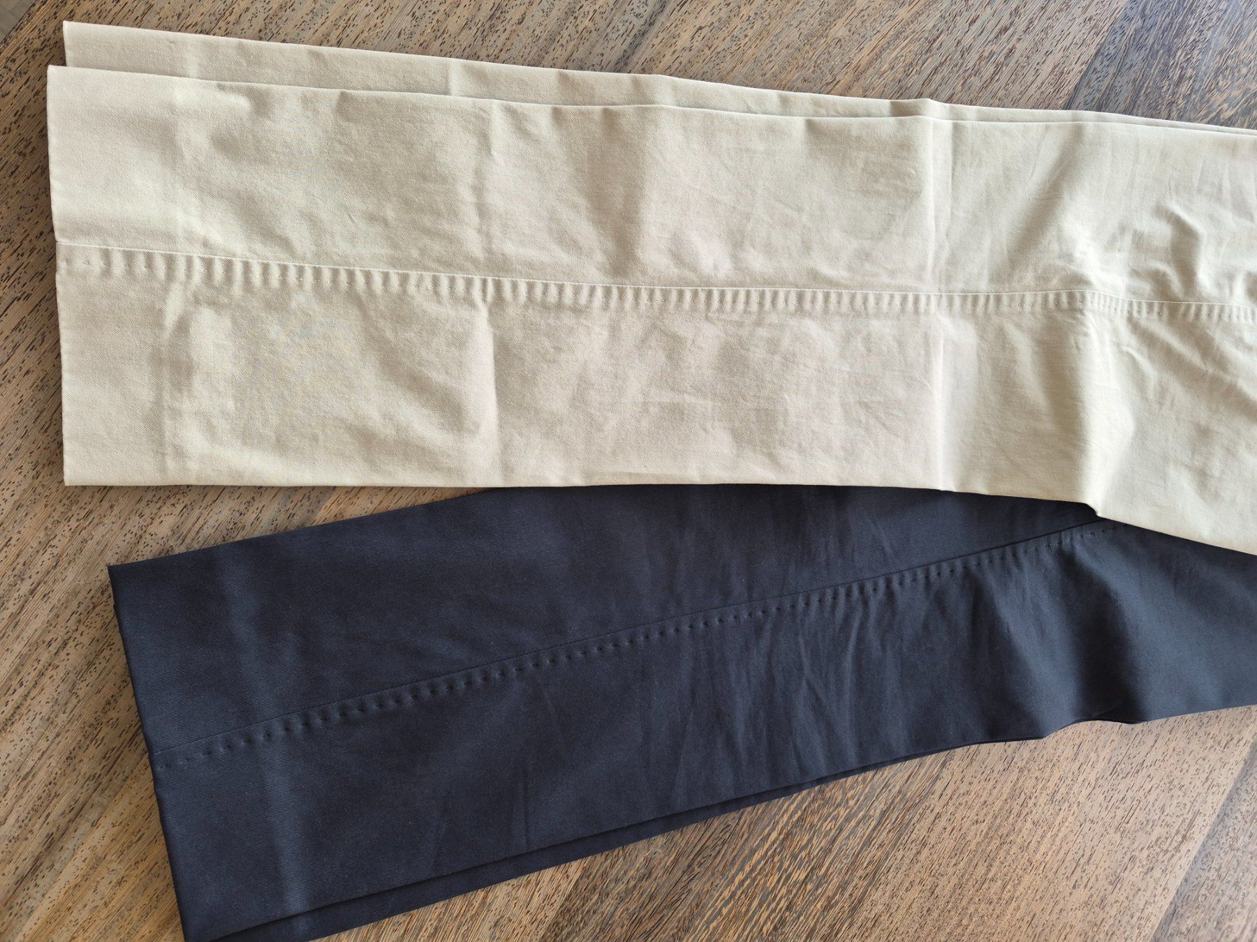 Max Mara Pantalons: 2 MaxMara Hosen "Cigarette" – D'occasion à Zürich par Mokile 1