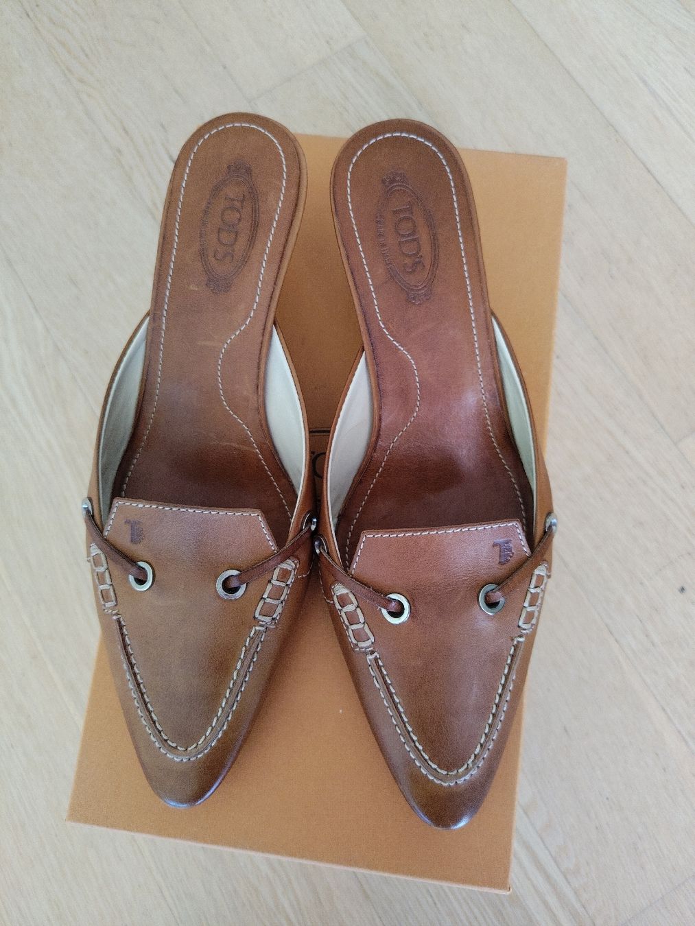 Tod'S Scarpe da donna: TOD'S Daisy Eyelet Sabot Cognac Size 36 – Usato da Buchrain venduto da QueenyHE51 3