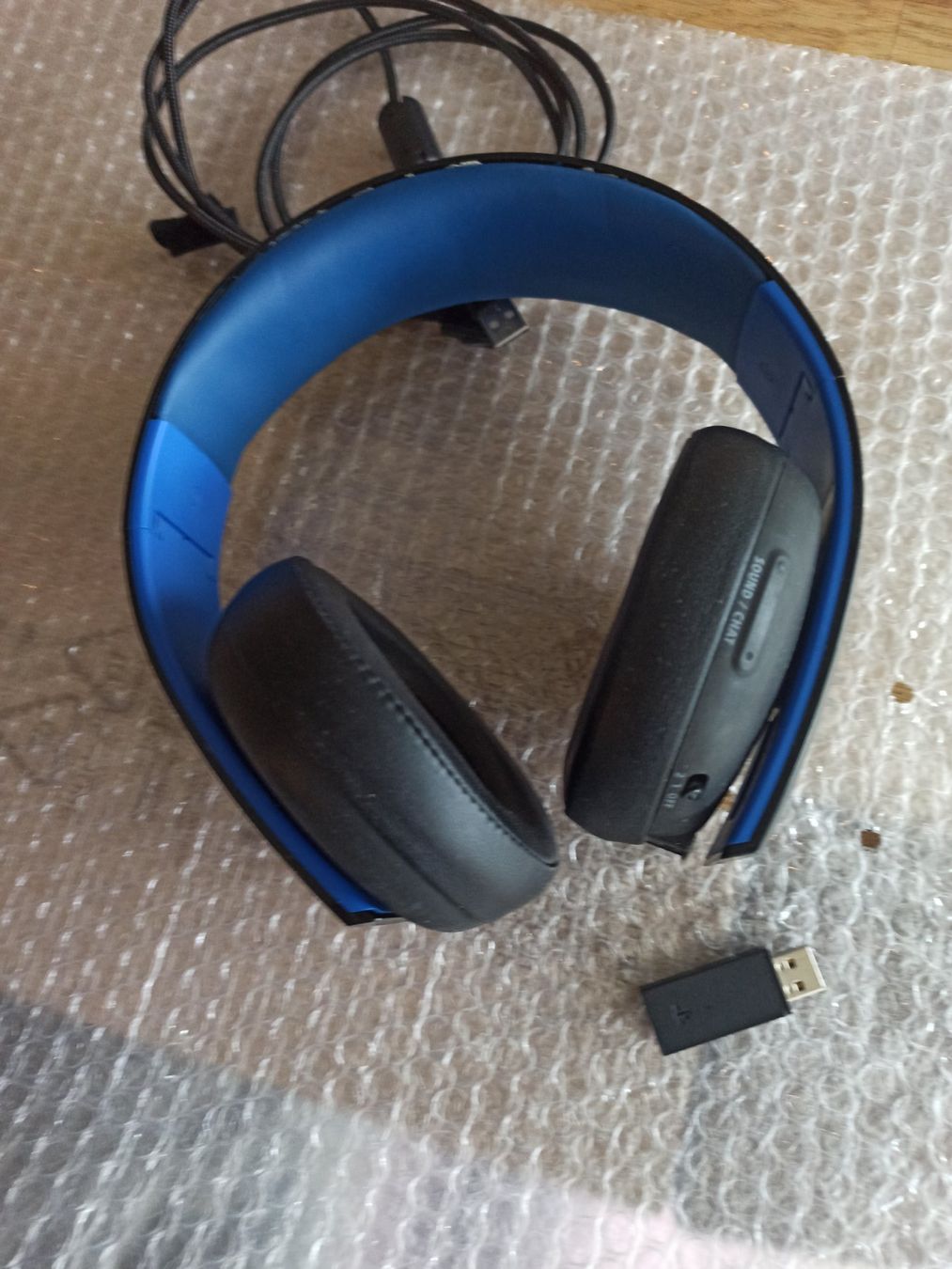 Sony Cuffie: Sony PlayStation Wireless Stereo Headset 2.0 PS4 – Usato da Oberweningen venduto da mar_87mx