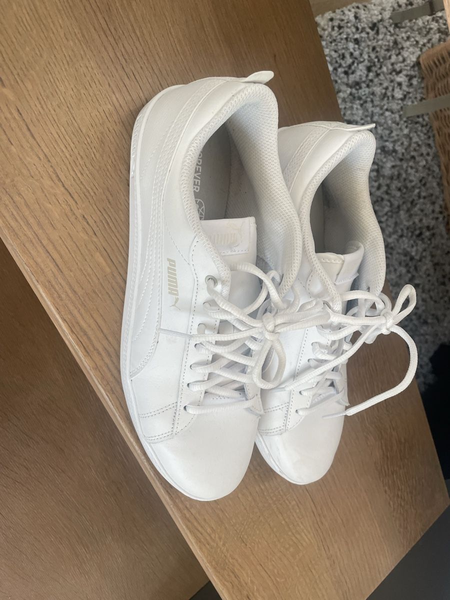 Puma Scarpe da donna: Puma Sneakers Leder 42 – Usato da Hergiswil NW venduto da natejuke