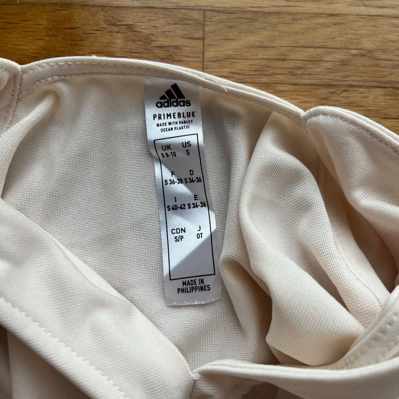 Adidas Top: Sportliches Adidas Tanktop – Nuovo (secondo la descrizione) da Luzern venduto da art_w65h 2