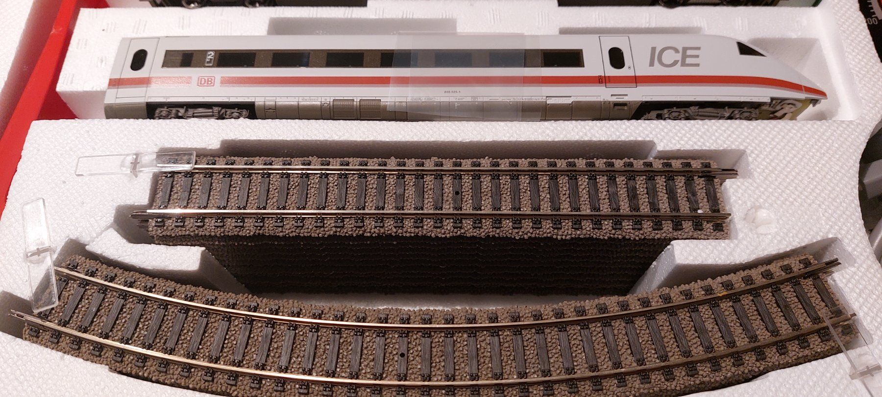 Fleischmann Modellini di ferrovie: Fleischmann 6381 K - ICE 2 Startset - InterCityExpress DB – Nuovo (secondo la descrizione) da Rotkreuz venduto da MOBAHN-1zu87 3