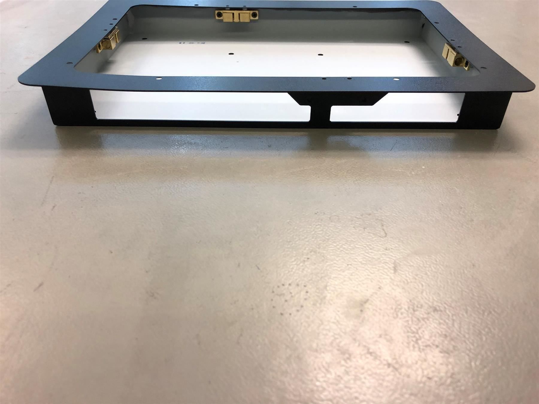 Staffa per monitor: PCFW-V1/ Front Side Wall Mount Kit – Nuovo e nell'imballaggio originale da Büron venduto da Restposte01 1