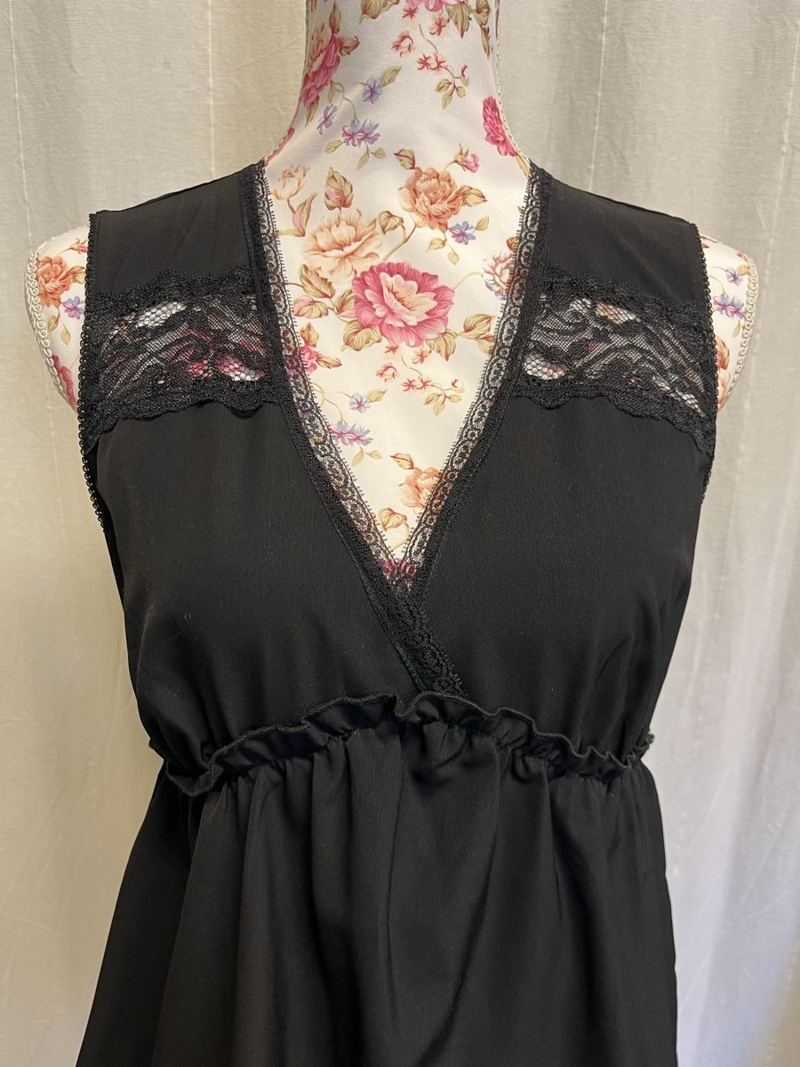 Guess Blusen: Schwarze longbluse von Guess Gr. M – Neu (gemäss Beschreibung) aus Unterägeri von Thomasli 1