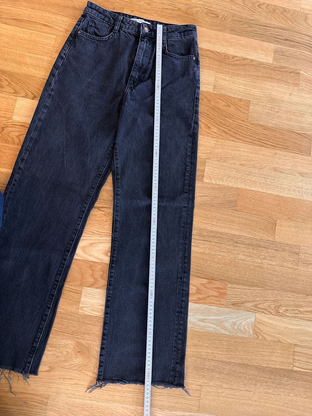 Zara Jeans: Zara Jeans. Schwarz. Gr. 36. – D'occasion à Zürich par Sunnyflower97 7