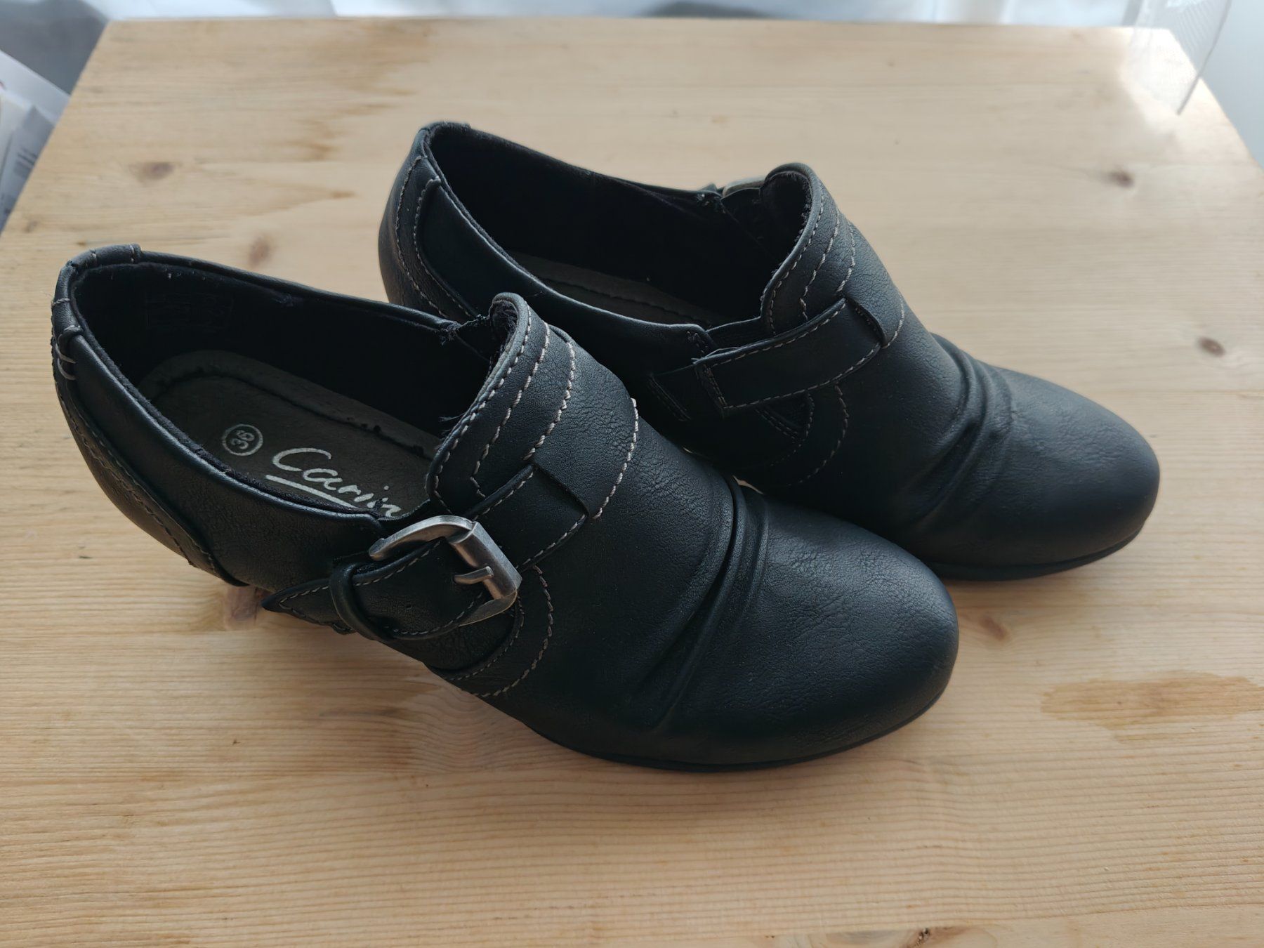 Scarpe da donna: Stiefeletten mit Schnalle / 36 - eher eng mit Absatz 4cm – Usato da Muttenz venduto da IkaSul 1