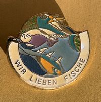Vintage Anstecknadel / Pin - Wir lieben Fische - Top