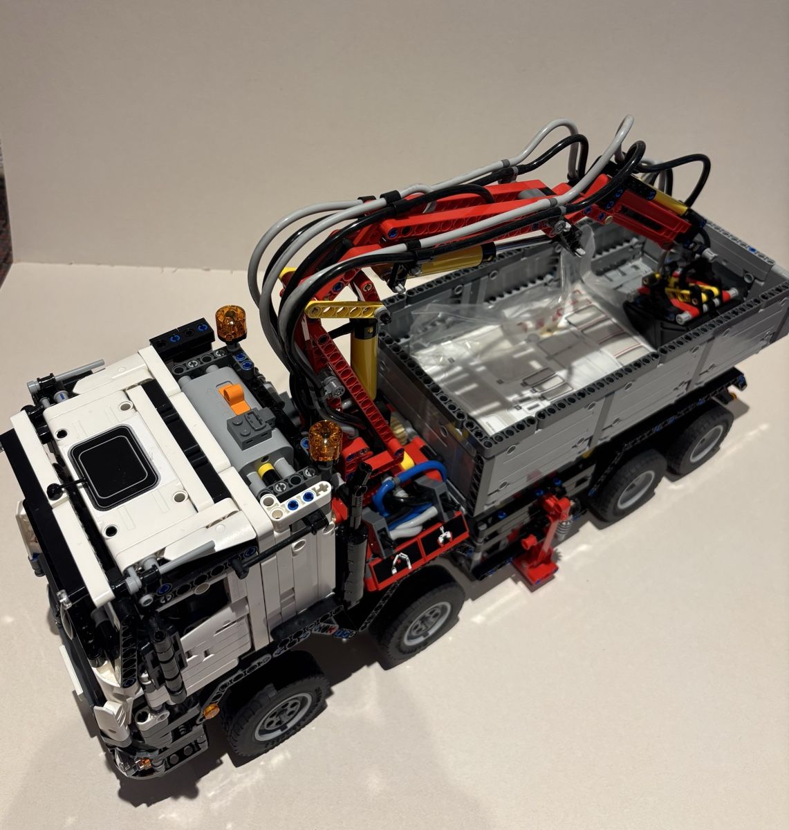 Lego Kit di costruzioni: LEGO Technic 42043 Mercedes Actros mit Kran – Usato da Obfelden venduto da Gruscha_1 1