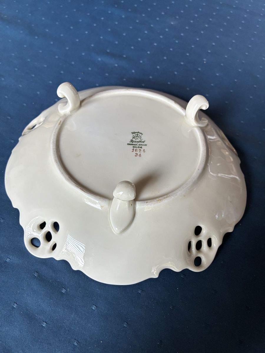 Rosenthal Schalen: Rosenthal - Gebäckschale auf 3 Füsschen  – Gebraucht aus Dornach von Rosengarten 8