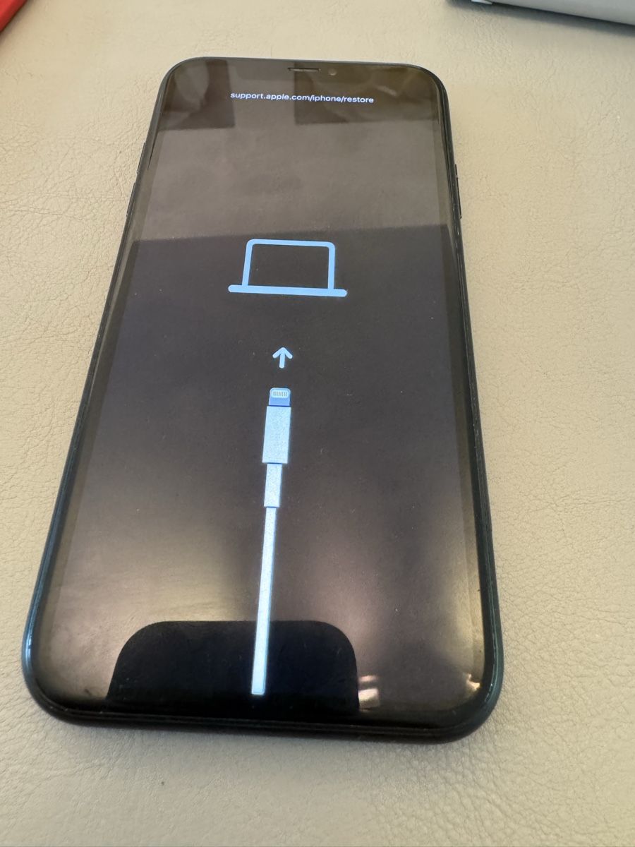 Apple Handys / Smartphones: iPhone XR – Defekt aus Adliswil von Busys