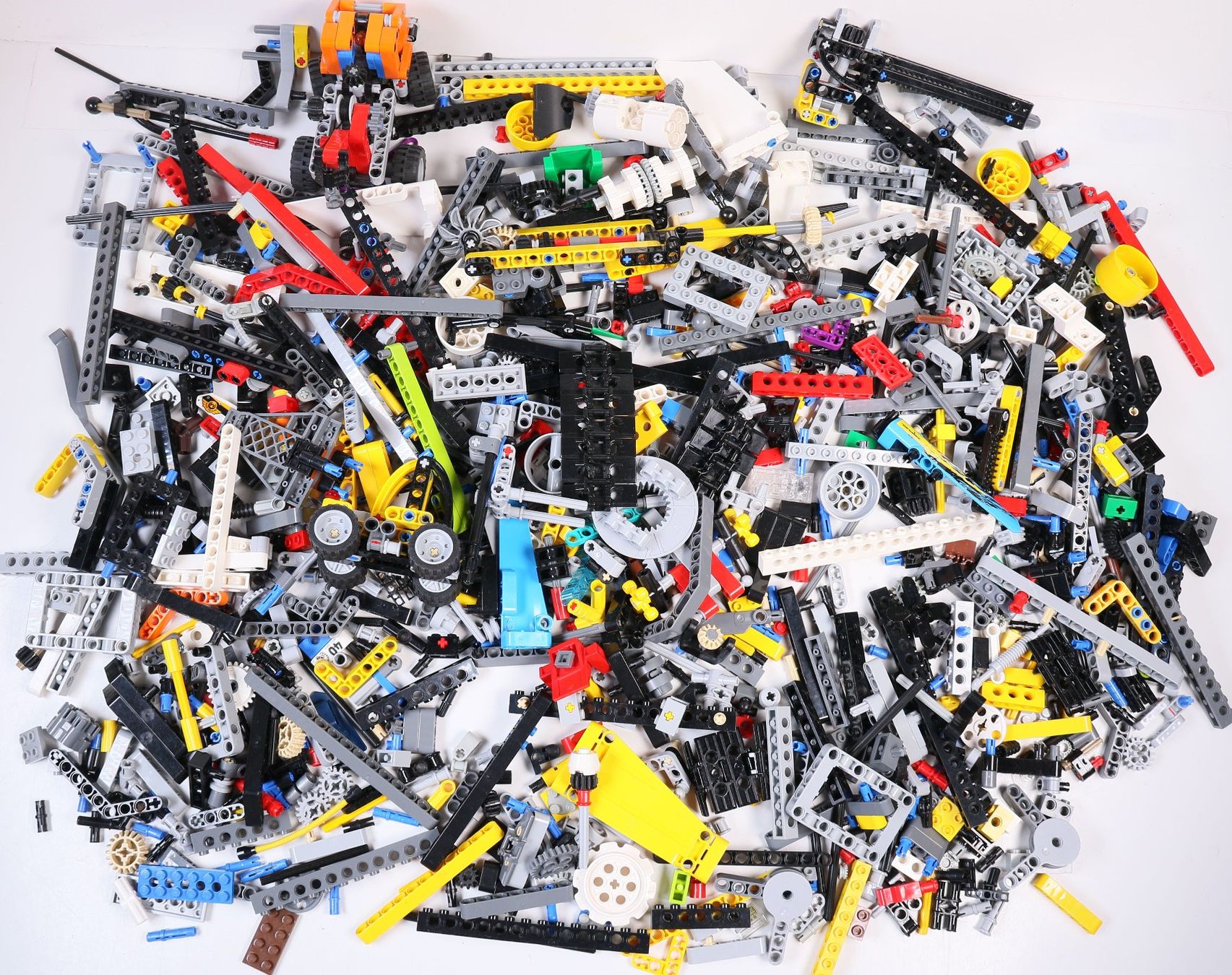 Lego Jeux de construction: 1.5 kg überwiegend Technikteile – D'occasion à Hettlingen par Scholi99