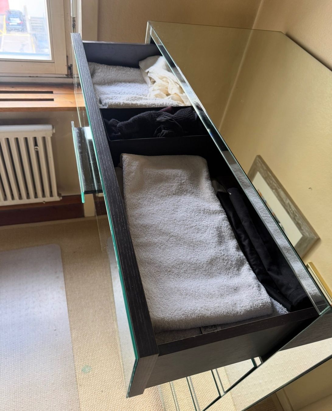 Commodes: Exklusive Kommode aus Spiegelglas – D'occasion à Zürich par all_766h 4