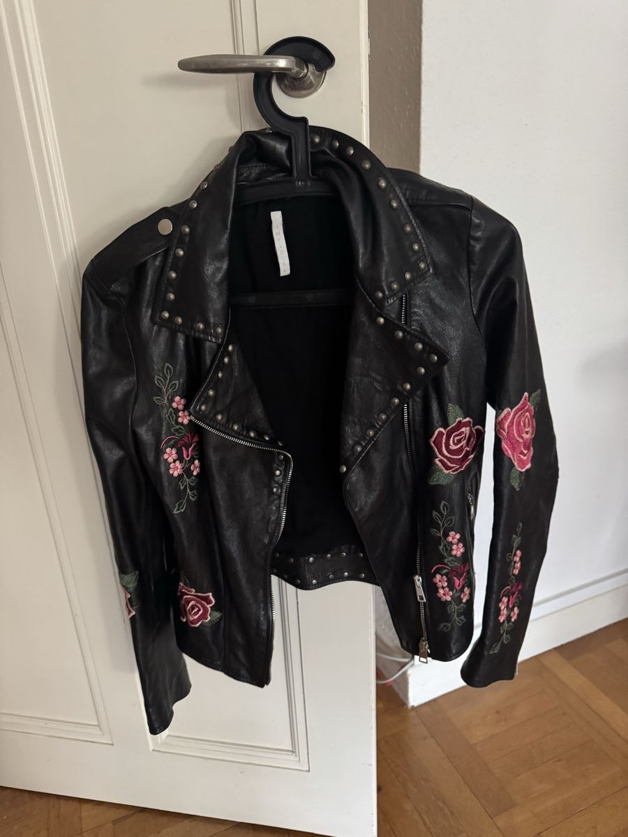 Giacche: Superbe veste en cuir avec broderies – Nuovo (secondo la descrizione) da Geneve venduto da nad_26qm