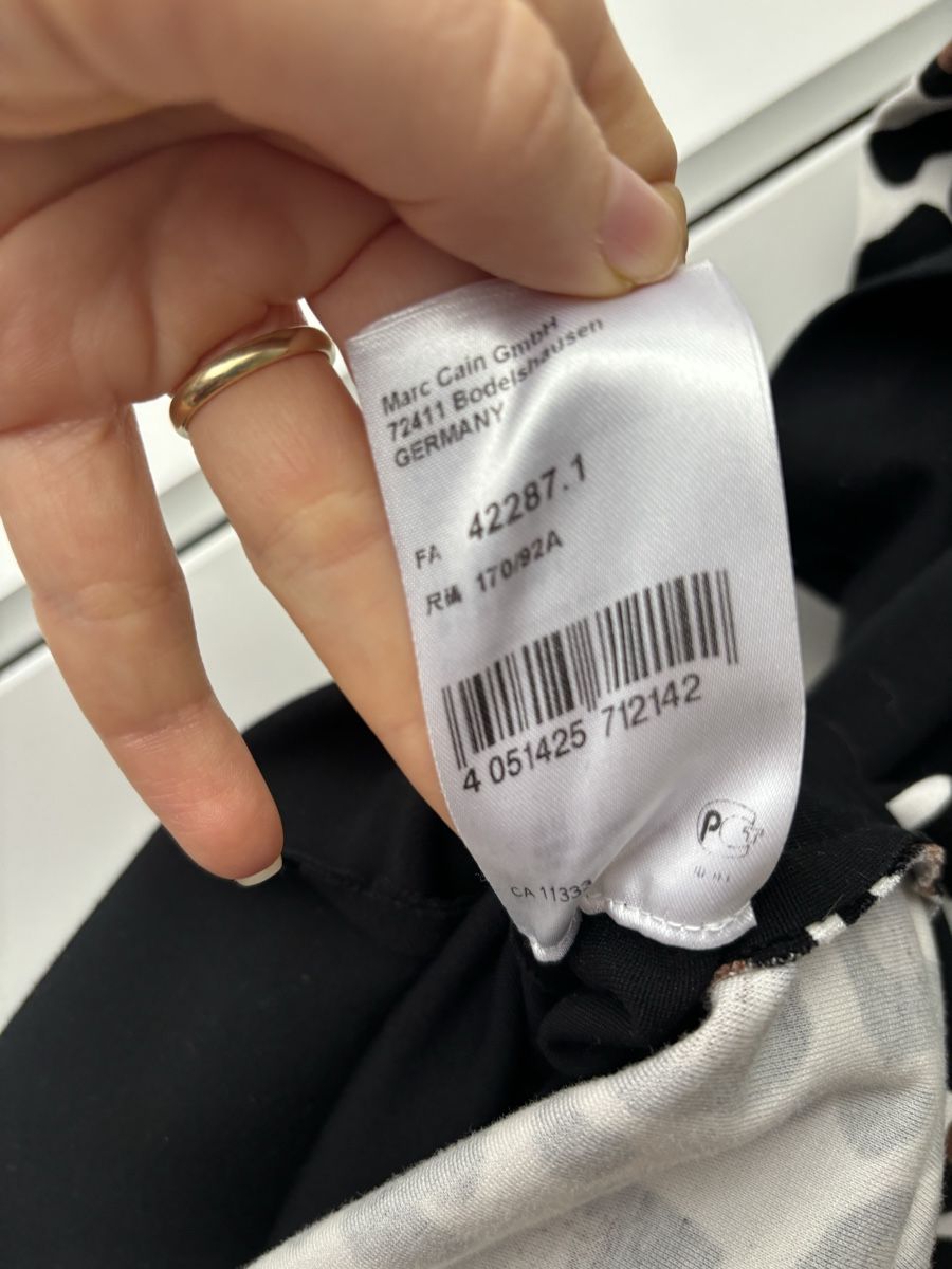 Marc Cain Vestiti: Marc Cain Kleid mit Leoprint – Nuovo (secondo la descrizione) da Schwerzenbach venduto da eli_p52g 3