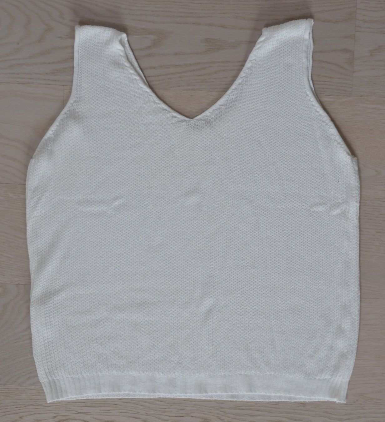 Top: Ecru farbiges Top / Shirt mit Rippstruktur – Usato da Niederhasli venduto da littledrop 1