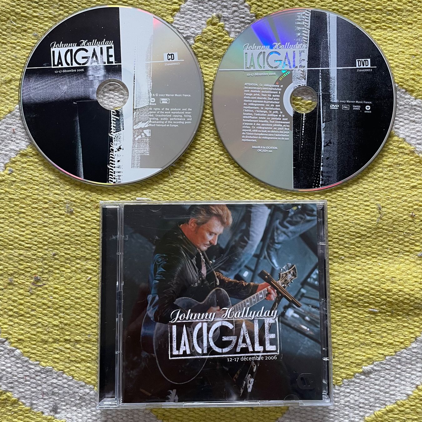 CD: JOHNNY HALLYDAY-CD+DVD LA CIGALE – Usato da Rorschacherberg venduto da CD-Roli