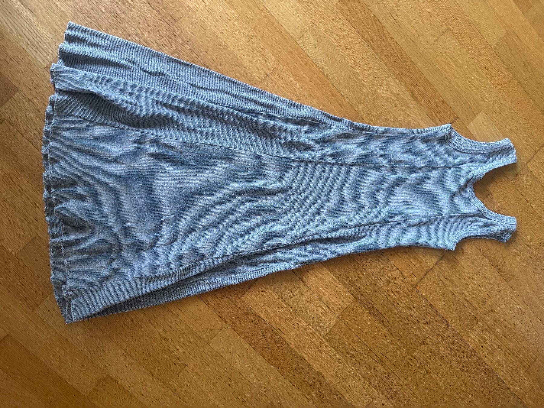 Vestiti: Graues Rippkleid Grösse M – Usato da Boll venduto da jae_dy2g