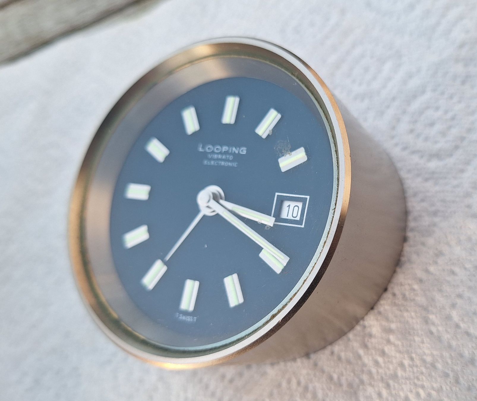 Orologi da terra & Orologi da parete: Looping Vibrato Electronic Tischuhr, Vintage Design – Usato da Weinfelden venduto da JoeBaer 1