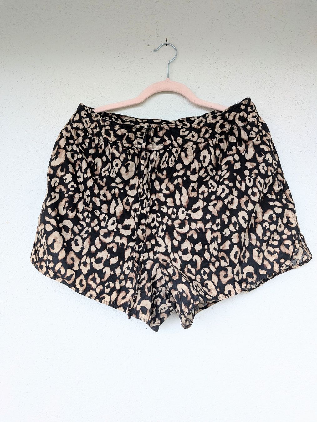 H&M Pantaloni: Kurze Stoffhosen Gr. M – Usato da Bern venduto da dun