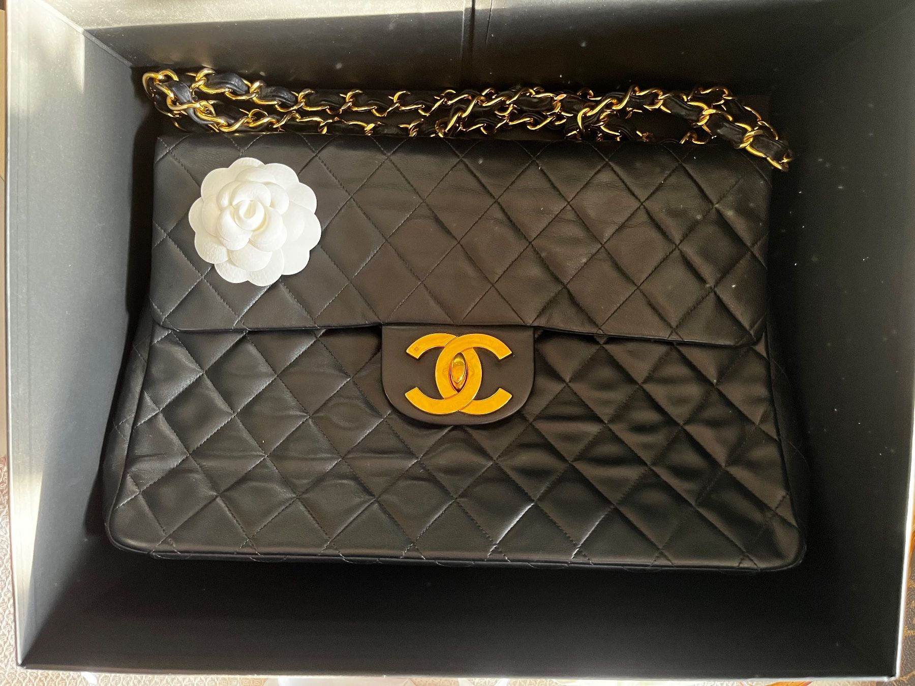 Chanel Sacs femmes: Schwarze Chanel Classic Maxi – D'occasion à Hochdorf par Forestgreen