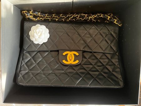 Schwarze Chanel Classic Maxi