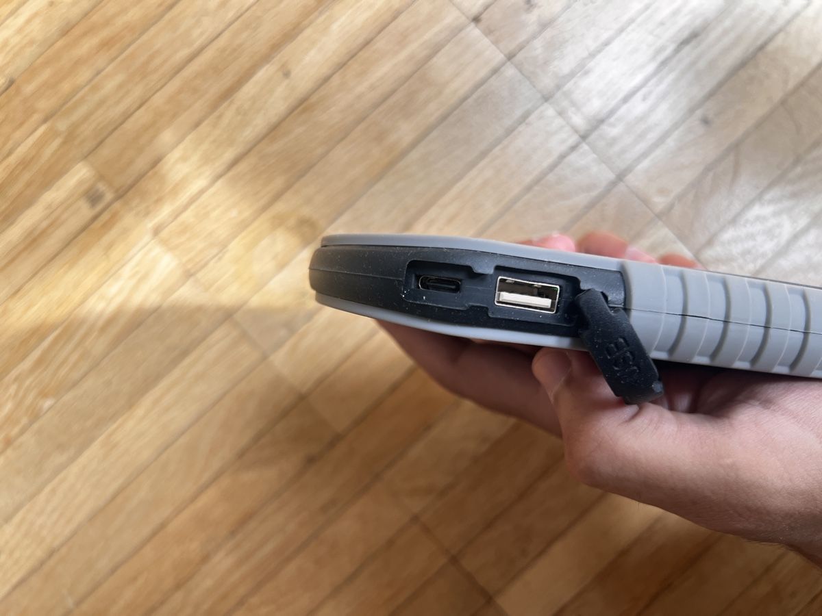 Batterie: Powerbank mit Solarpanel – Usato da Winterthur venduto da Leonie_s 2