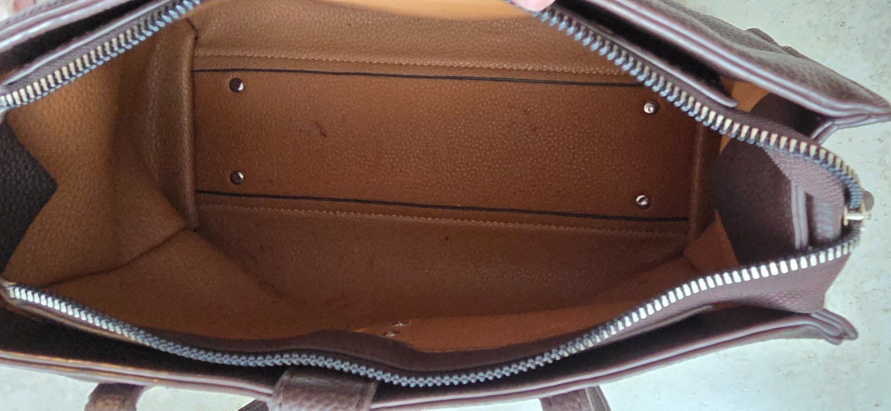 Tamaris Taschen für Damen: Sac à main parfait état "Tamaris" – Gebraucht aus Ste-Croix von kar_9x7w 2