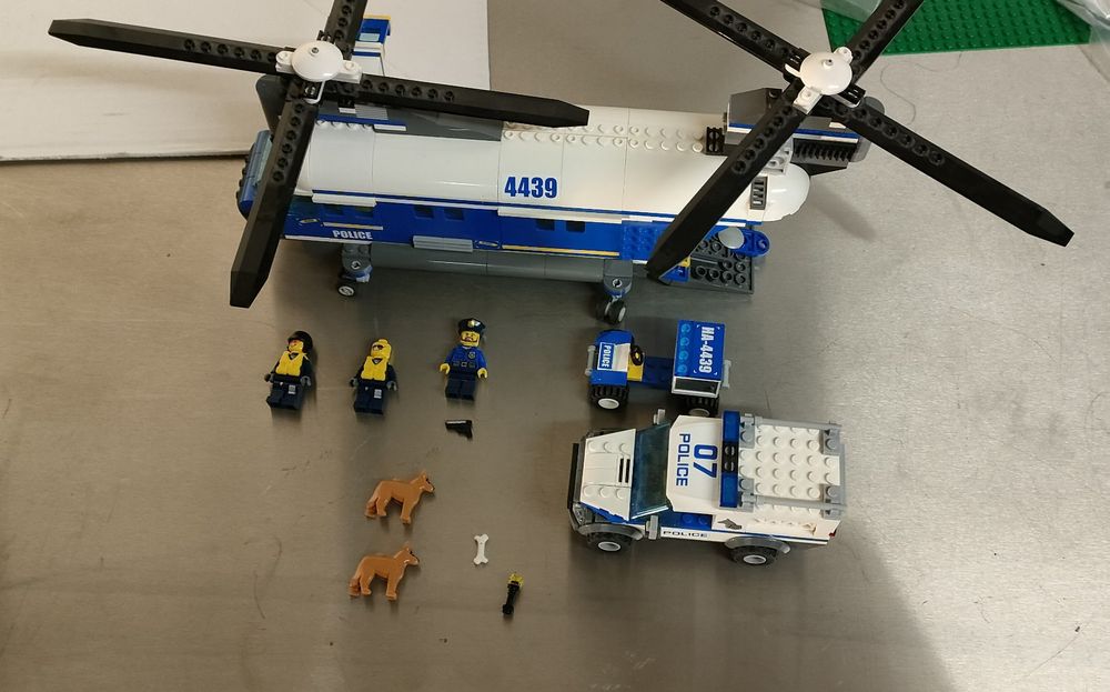 Lego sales police chinook