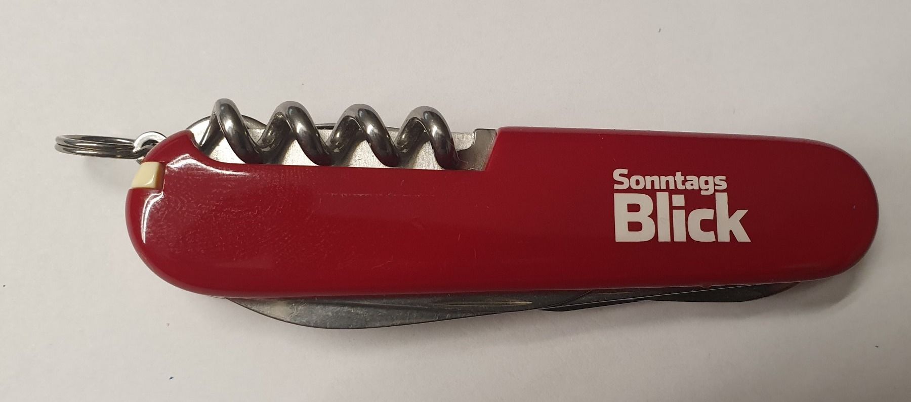 Victorinox Coltelli tascabile: 4 Victorinox Sackmesser mit Logo – Usato da Härkingen venduto da MarianneSi