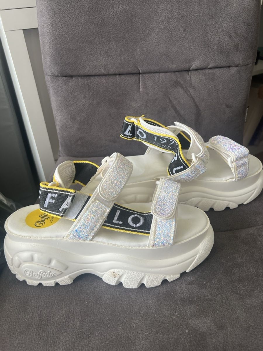 Buffalo Damenschuhe: Buffalo Sandalen weiss Grösse 39 – Gebraucht aus Geroldswil von leo_x9p8 3