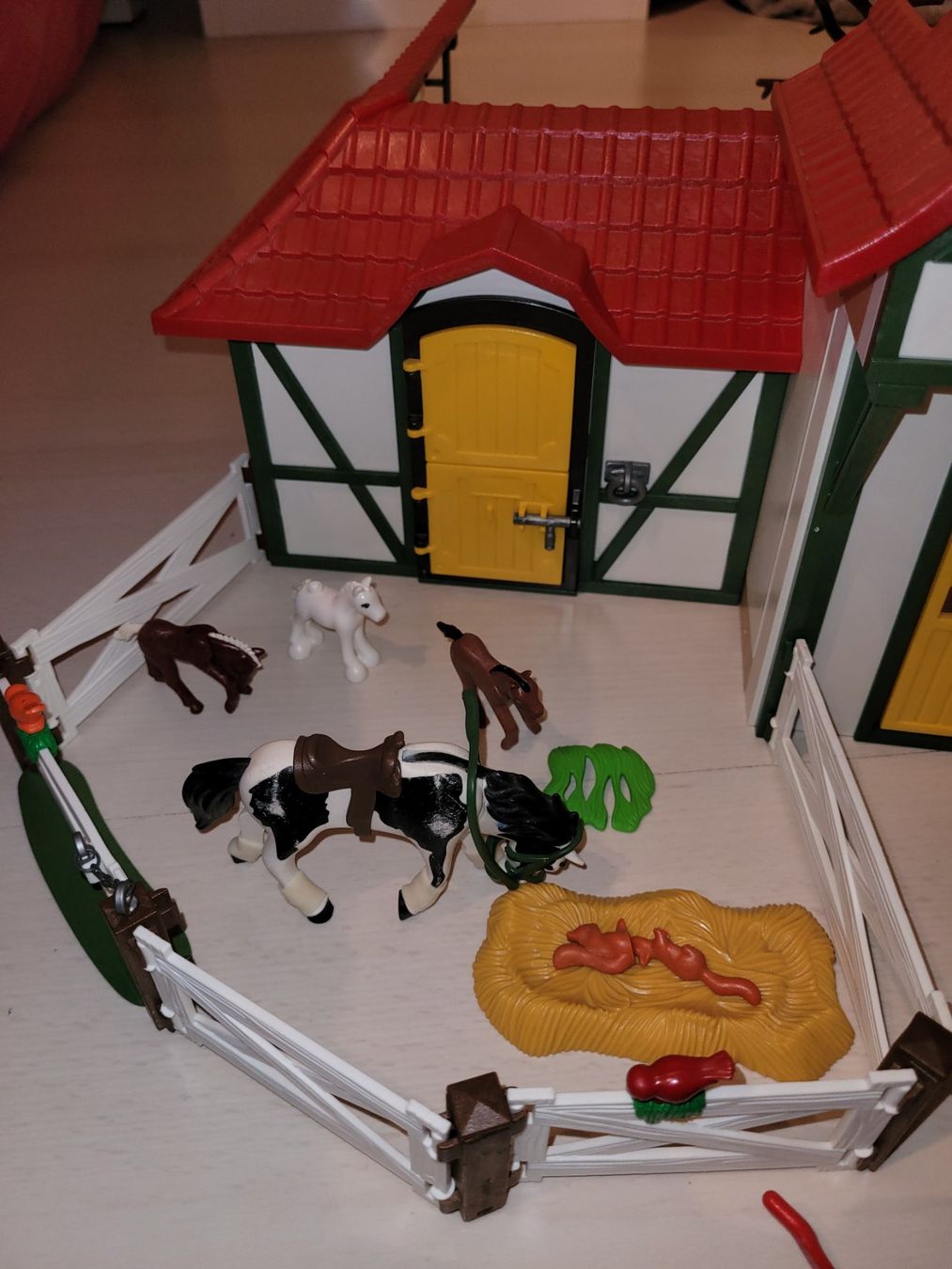 Playmobil Giocattoli: Playmobil grosser Reiterhof – Usato da Uster venduto da Gabi64 1