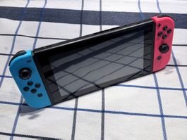 Nintendo Switch Console avec accessoires et Ring Fit