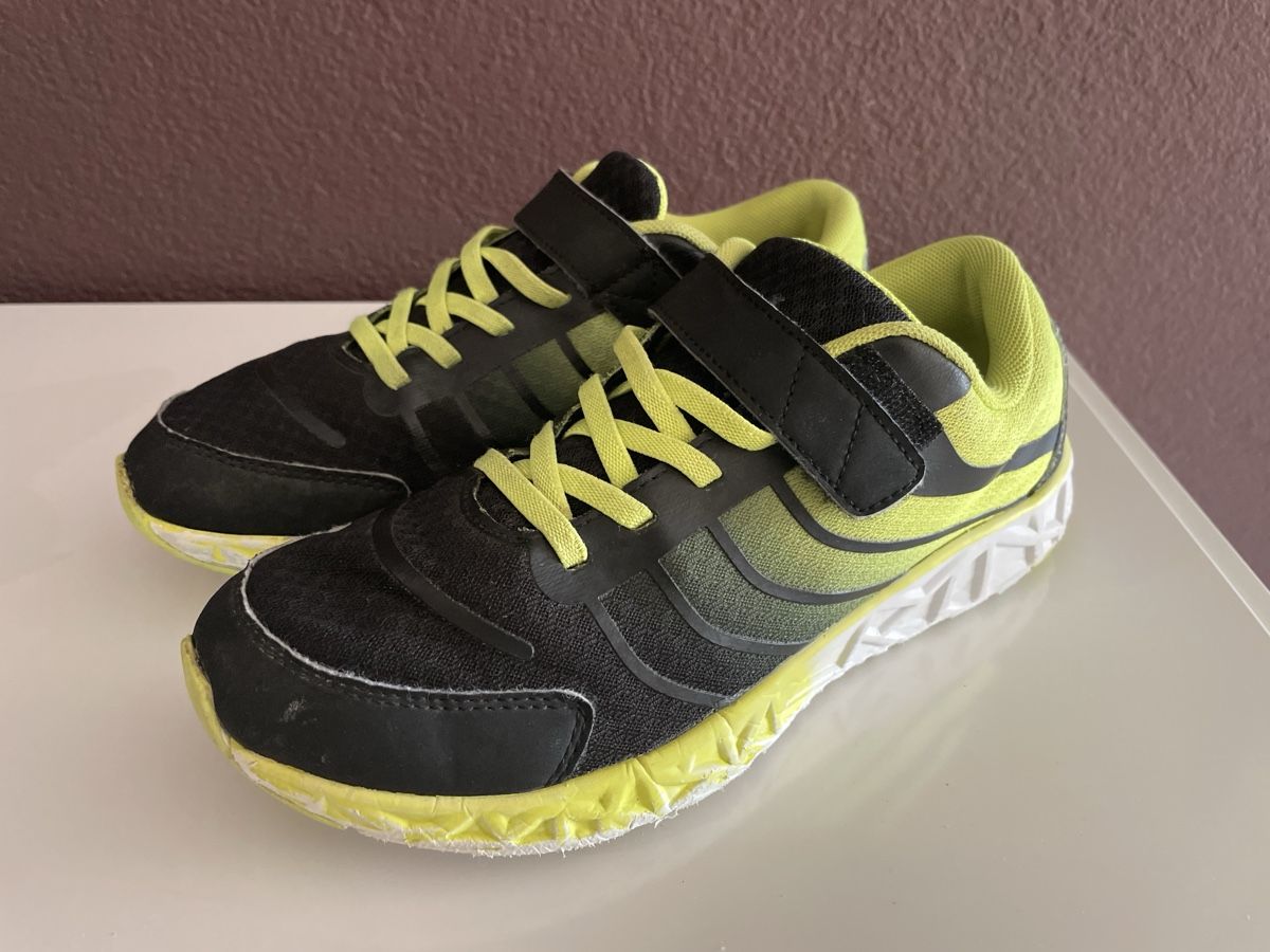 Scarpe per ragazzi: Turnschuh Gr 36 – Usato da Kriens venduto da boramisch