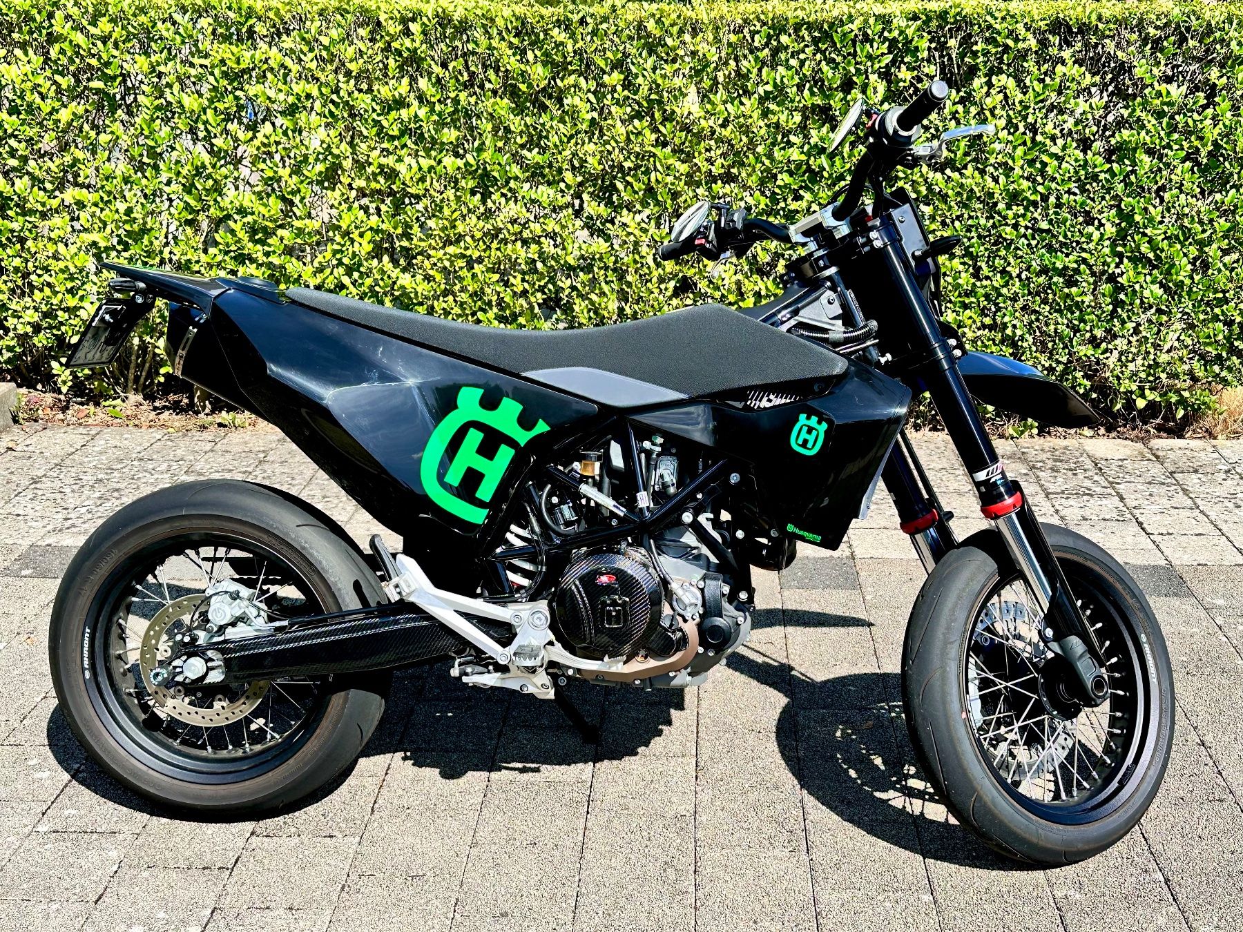 Husqvarna Strada: Husqvarna 701 Supermoto – Usato da Niederwil AG venduto da Debi_01 1
